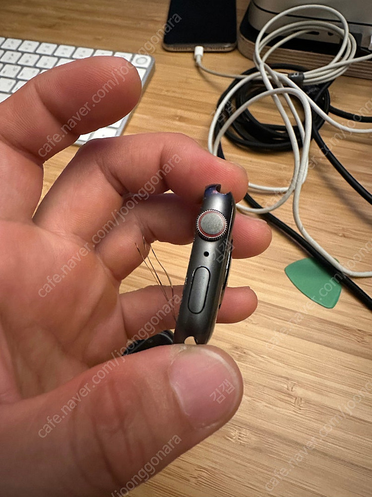 애플워치4 44mm 후면 실기스 + 부품용 워치 및 미사용 배터리--4