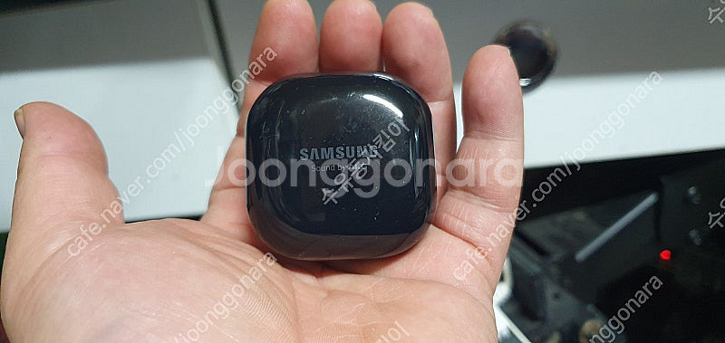 (정품) 버즈라이브 블랙 본체 충전기 판매합니다--1