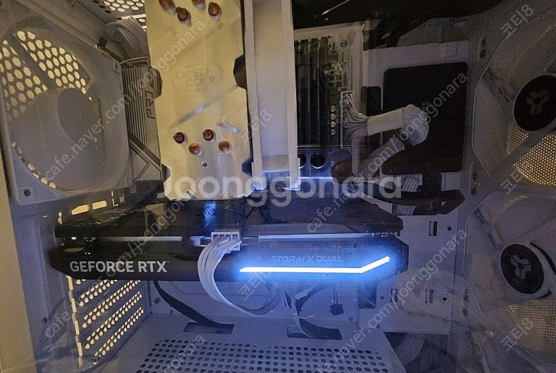 이엠텍 RTX4060 스톰듀얼 팝니다!--1