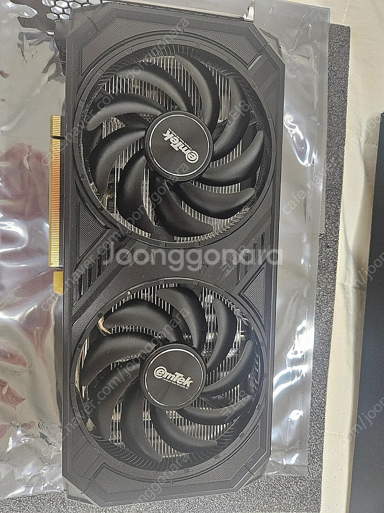 이엠텍 RTX4060 스톰듀얼 팝니다!--2