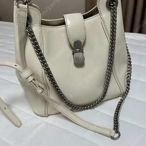 루에브르 Sac de Sortie 삭드솔티 버킷백 크림
