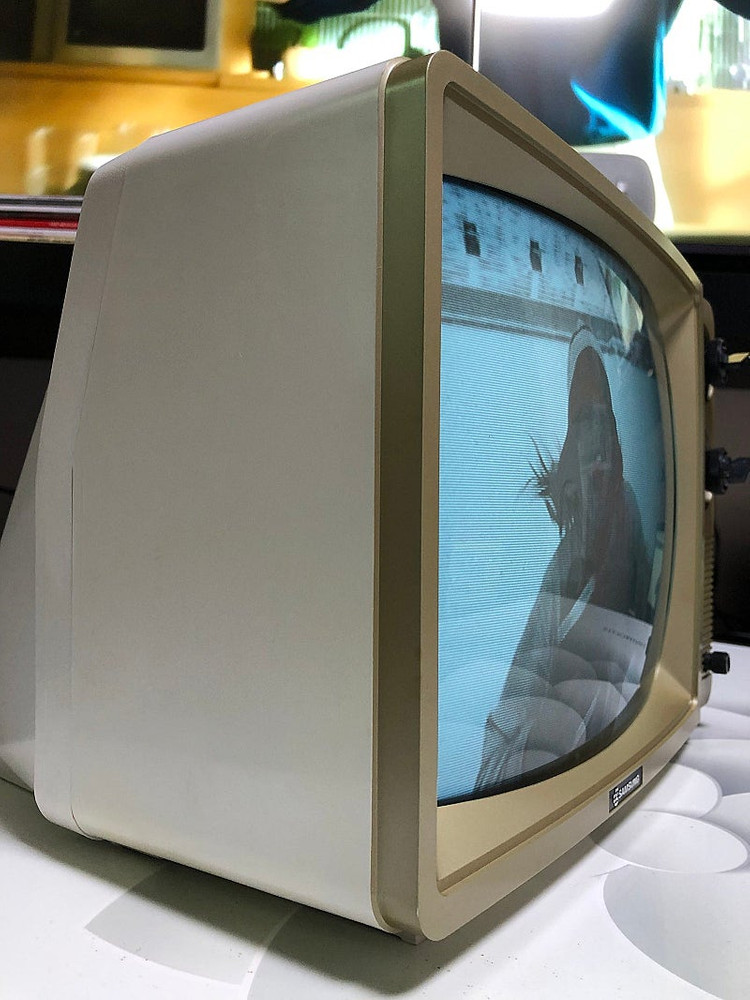 초밀봉(새상품)80년대 삼성전자 12인치 흑백티비///(골드&화이트)빈티지 레트로 인테리어소품///브라운관tv--7