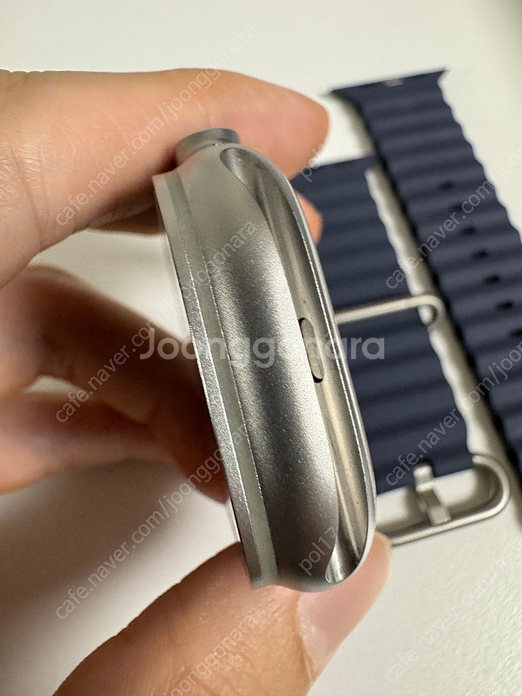 애플워치 울트라2 티타늄 오션밴드 팝니다. (3달 사용) 보증기간 넉넉합니다.--2