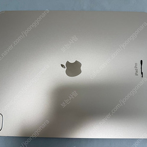 Apple 정품 2024 아이패드 프로 13 M4칩 스탠다드 글래스,실버,256G,Wi-Fi+매직키보드+애플펜슬프로+스마트 폴리오케이스 팝니다.
