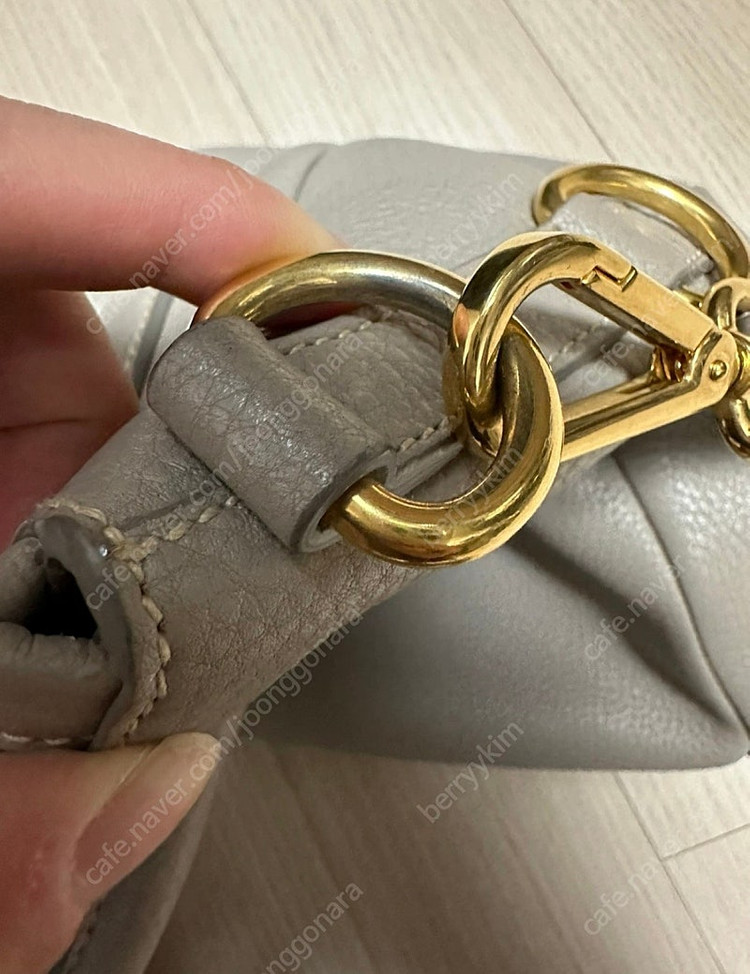 프라다 비텔로다이노백(파주 롯데 아울렛 구매) 이미지