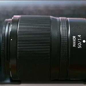 니콘 미러리스 z마운트 z50mm 1.4 렌즈 팝니다.