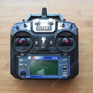 FLYSKY FS-i6 조정기 팝니다.
