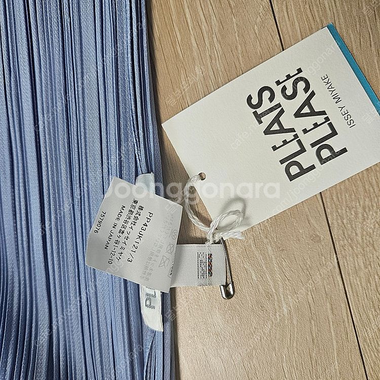플리츠플리즈 24년 8월 먼슬리컬러 라운드넥 반팔 탑--4