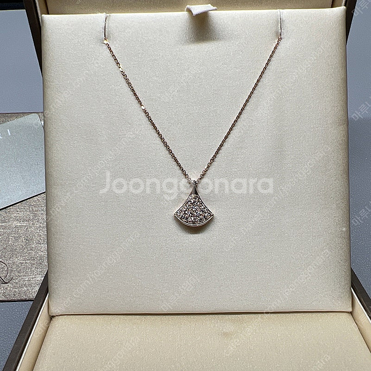 [정가 1230만] 불가리 디바스 드림 다이아 파베 목걸이 (신형 고정형)--1