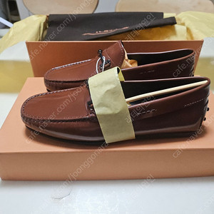 토즈(TOD'S) / 고미노 유광 / 라이트 브라운 /