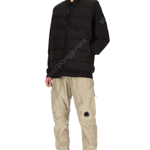 (새상품) _ CP컴퍼니 크롬 나일론 Zipped Pants (파주 롯데 구매)