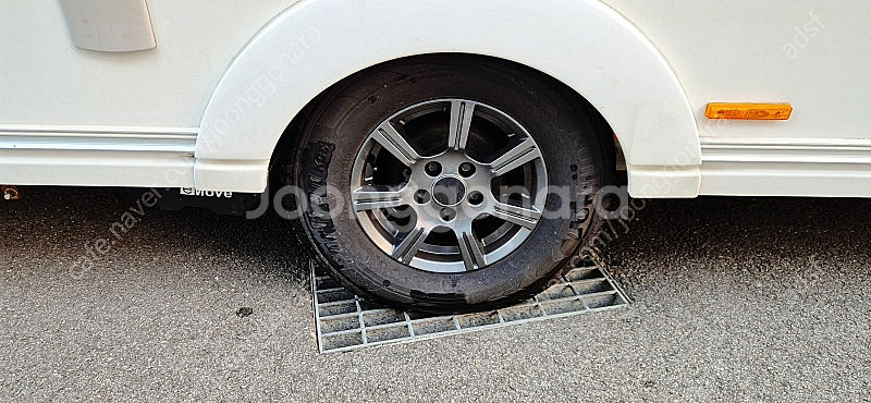 !!!두가족/9인 캠핑가능!! 아드리아 아도라613PK (3층침대/알데난방) 빠르게 판매합니다. 먼저연락주세요!!--8