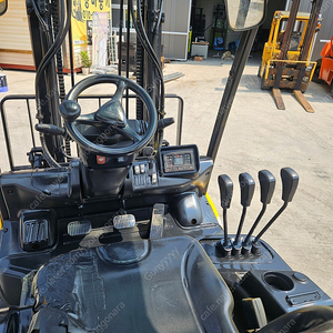 현대포렉스 30D-9V 중고지게차