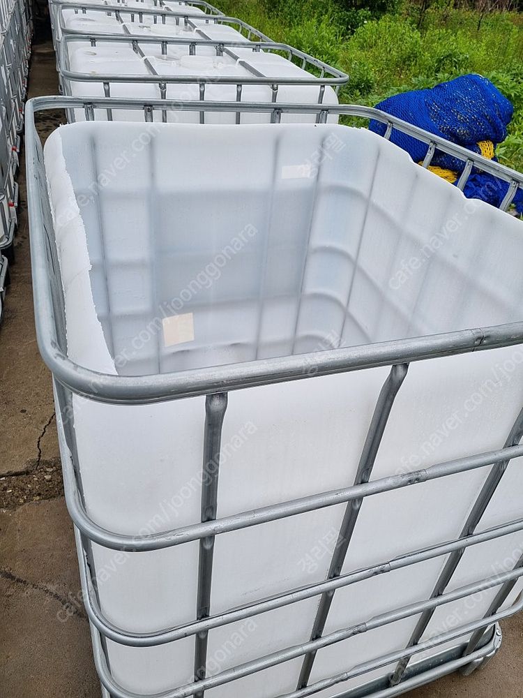 iBC 1톤 탱크 물탱크 적재함 여러가지용도로 사용가능해요-김포 물탱크 이미지