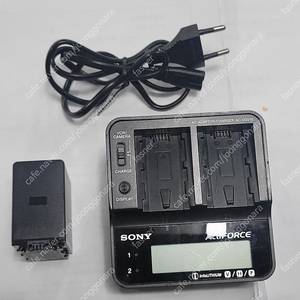소니 더블충전기 vqv10. 대용량 밧데리 fv100a. 상태 매우 좋은것 팝니다. 