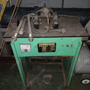 스포트용접기 1kva 스팟용접기 1마력(H.P) 크랭크식 기어 프레스 2톤(POWER 30TON)