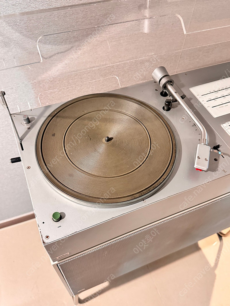 디터람스 브라운 턴테이블 오디오2+L46 스피커 세트 이미지