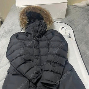 몽클레어 클루니 3사이즈 팝니다.