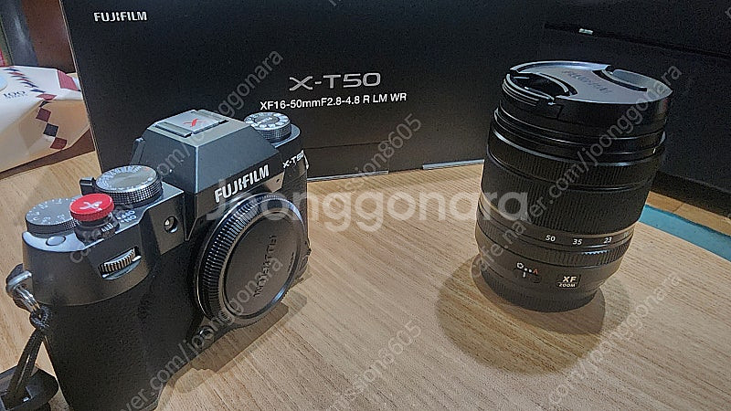 후지필름 X-T50 카메라와 XF16-50mm 렌즈--1