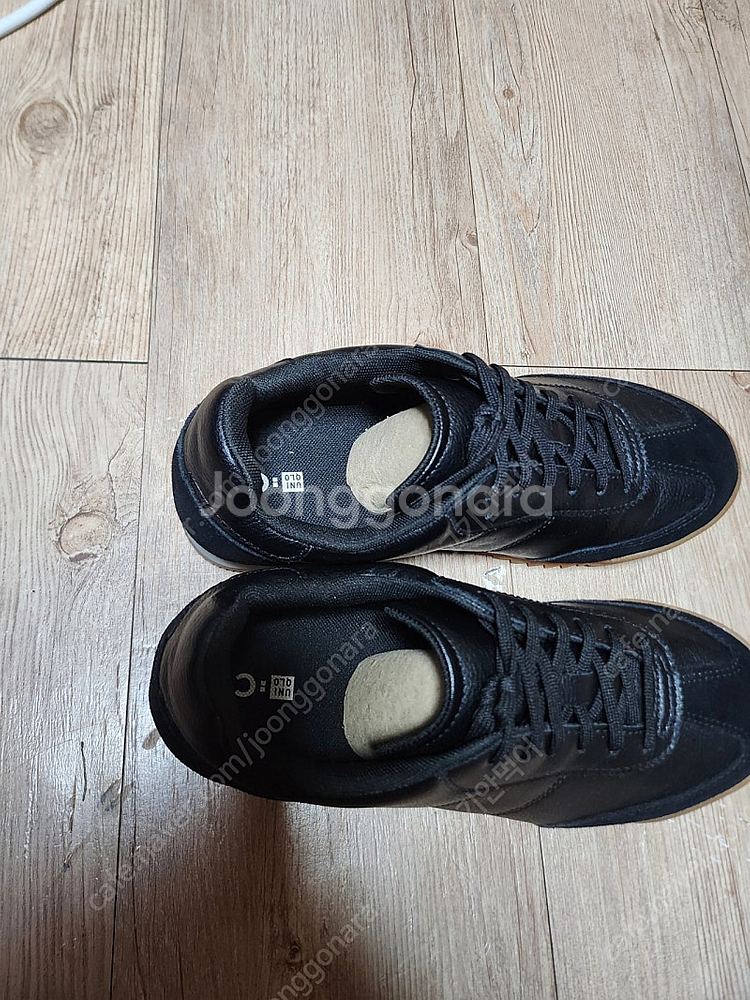 유니클로스니커즈 245--4