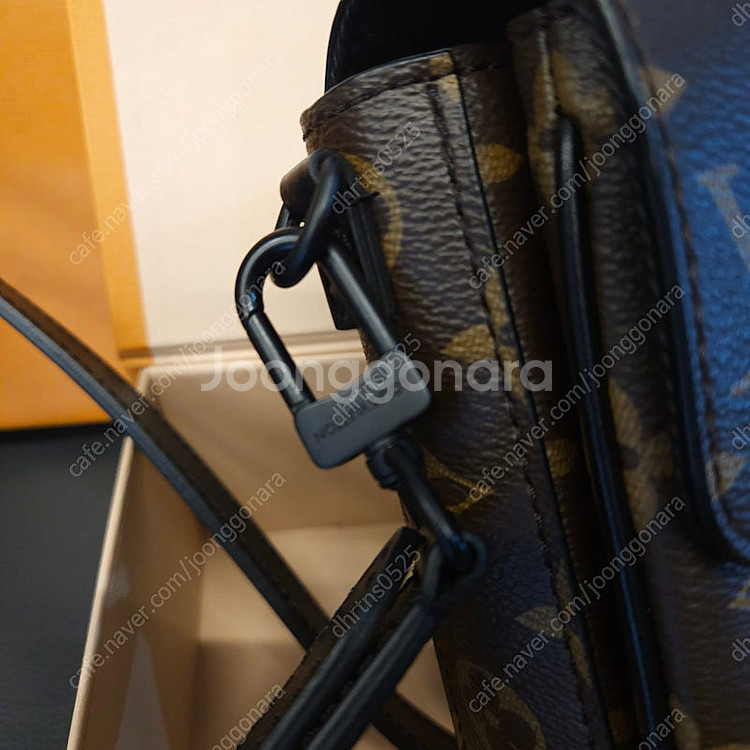 루이비통가방 s락 클러치 크로스백 웨어러블 월릿--8