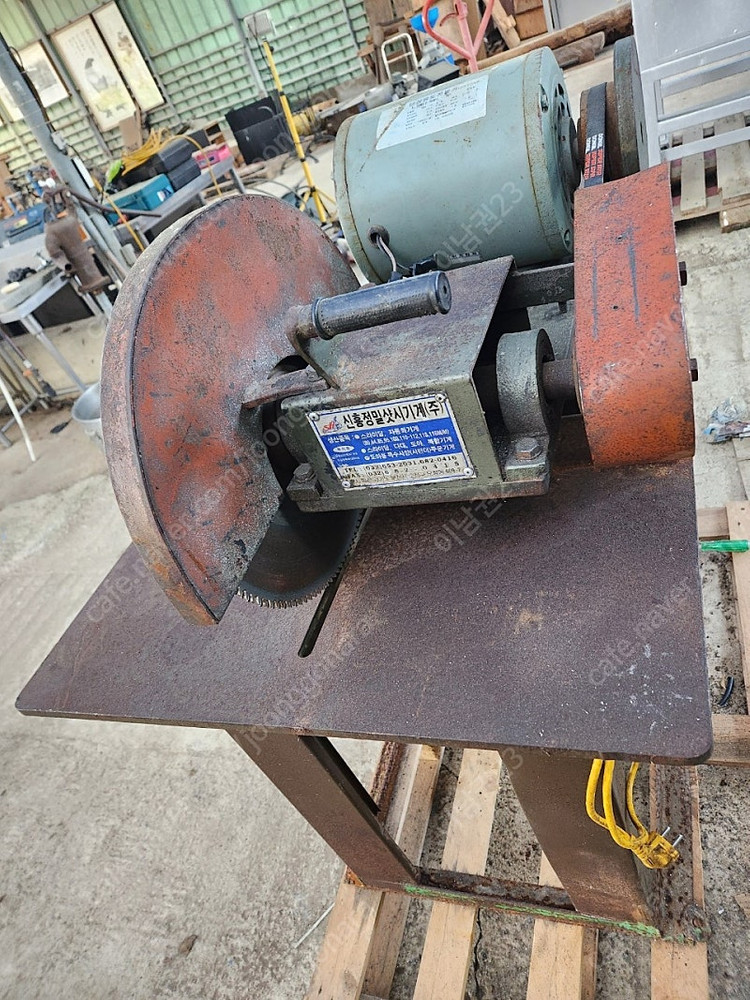 슬라이딩 샷시 절단기 원반절단기 각도절단기 이미지