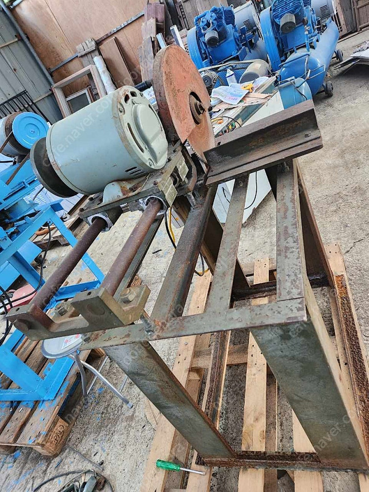 슬라이딩 샷시 절단기 원반절단기 각도절단기 이미지