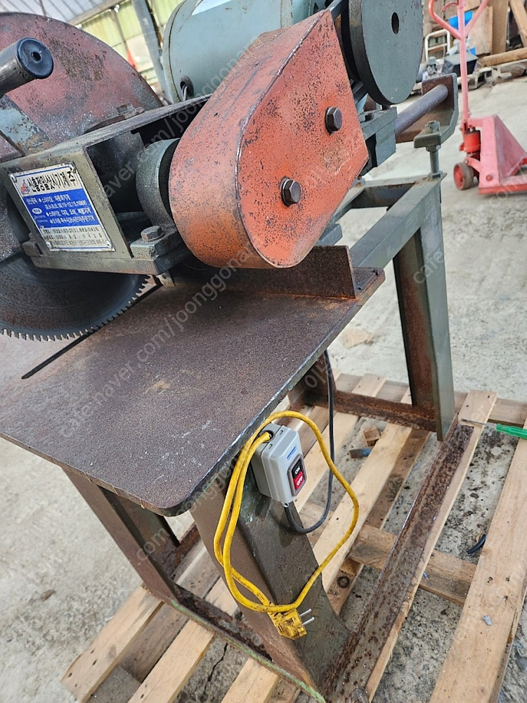 슬라이딩 샷시 절단기 원반절단기 각도절단기 이미지