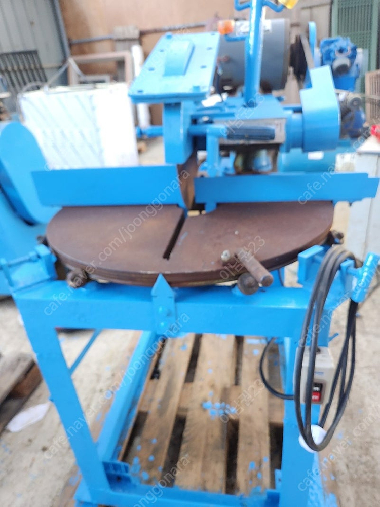 슬라이딩 샷시 절단기 원반절단기 각도절단기 이미지