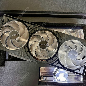 갤럭시 rtx 5070 ti 블랙 oc 팝니다.