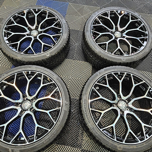 벤츠 19인치 단조휠 윈터타이어 판매합니다.