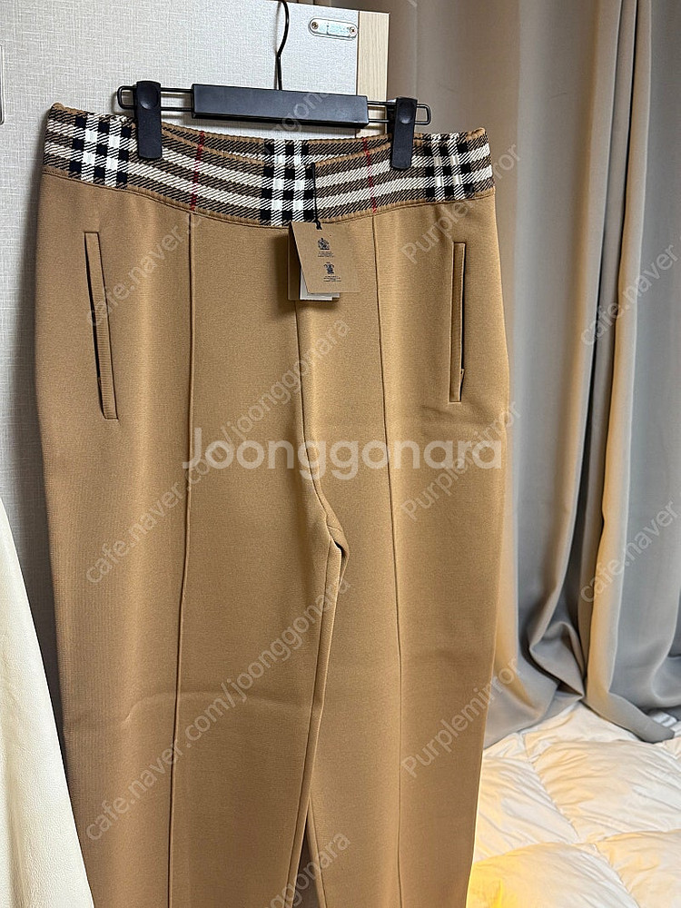 (M) 버버리 클래식 체크 와이드 트랙 팬츠 카멜--6