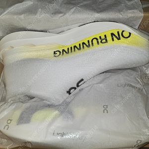 (290) ON러닝 클라우드 붐스트라이크 LS (미사용ㅡ새상품)