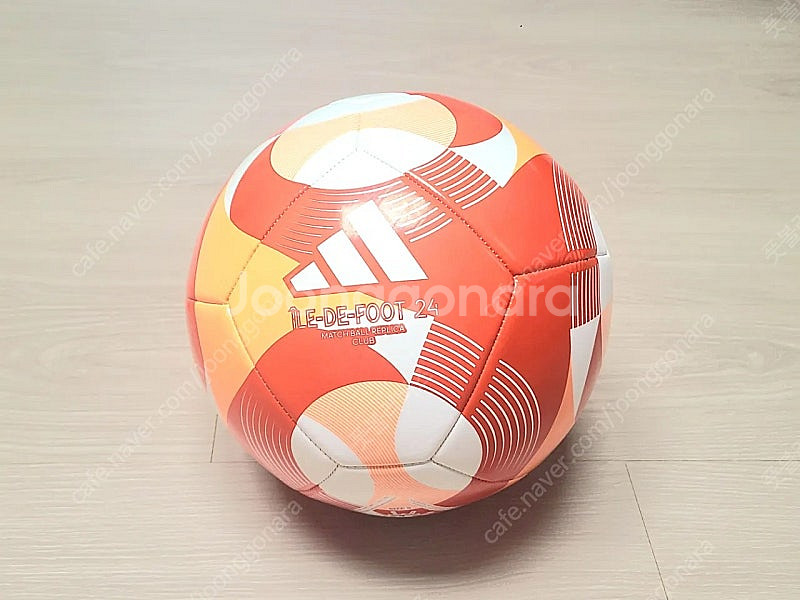 아디다스 ile de foot 클럽 축구공 판매합니다--0