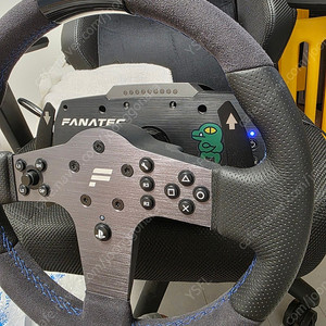 파나텍 csl elite 베이스 (핸들포함) & csl elite 페달 & csl steerning wheel for xbox 판매합니다.