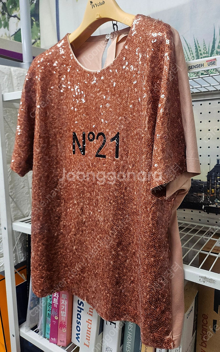 N21 누메로벤투노 여성 샤이니 스팽글 시퀸 반팔티 3...--1
