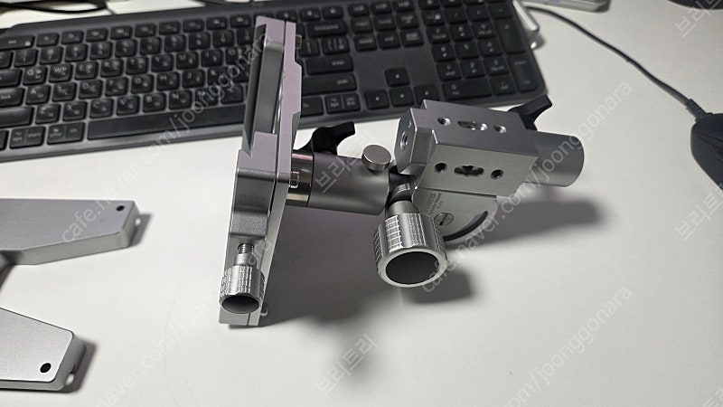 Selens-조절 가능 360 도 회전 범용 베이스 분리형 브래킷 디스플레이 스탠드--1