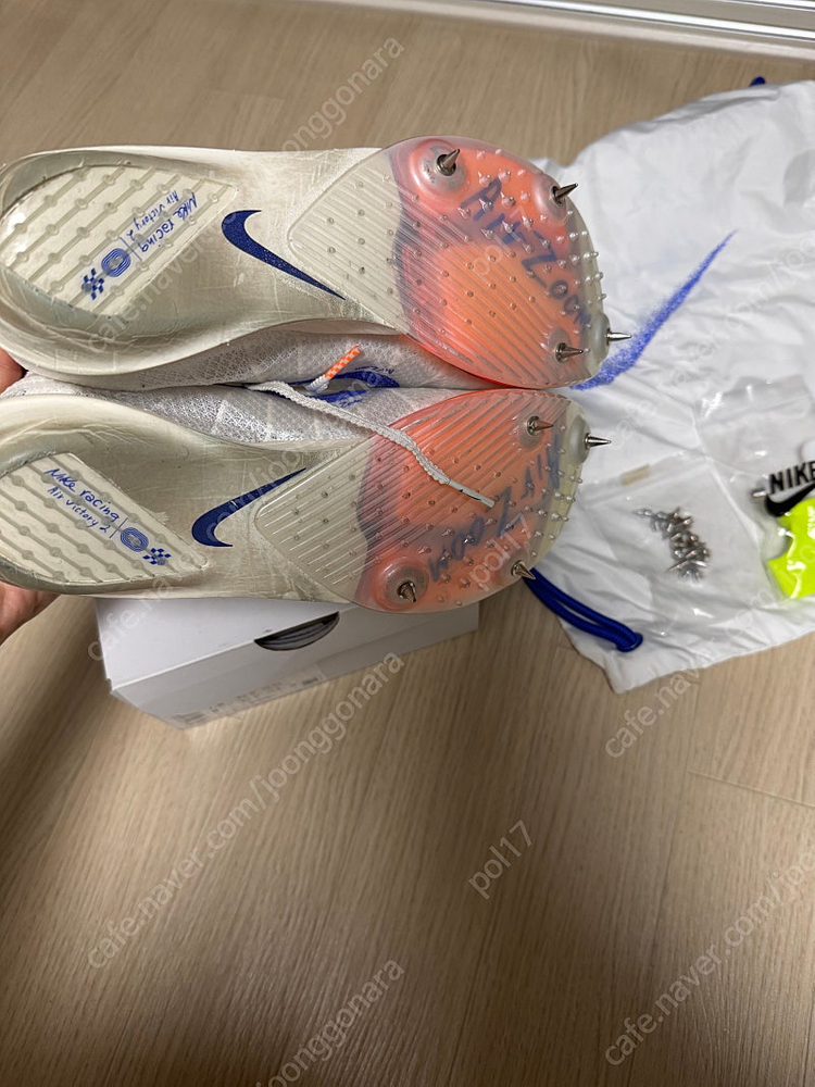 나이키 에어줌 빅토리2 스파이크화 팝니다. (255사이즈) 이미지
