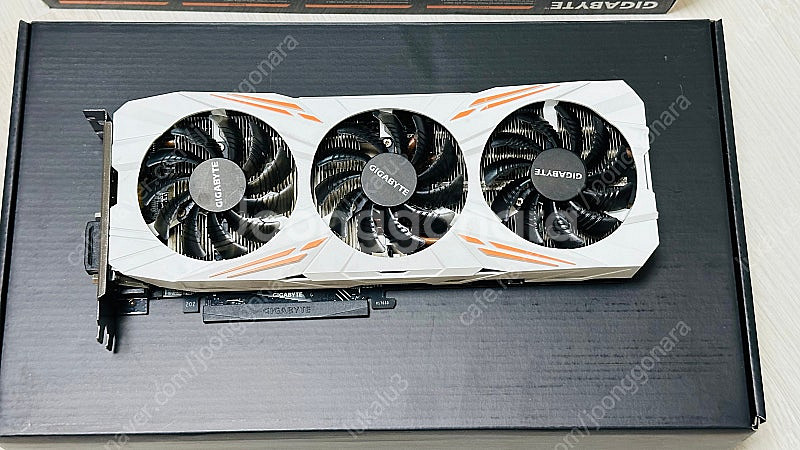 [택배비포함 17만원]기가바이트 1080 Ti GAMI...--3