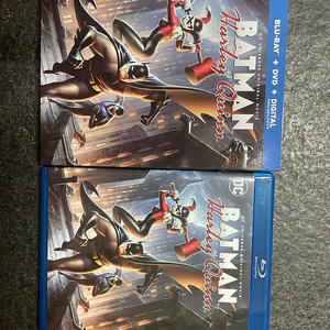 배트맨과 할리퀸 블루레이 dvd 세트