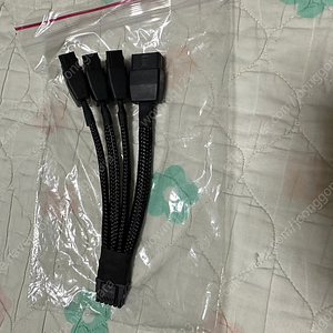 4090에 동봉된 16핀 12v 케이블