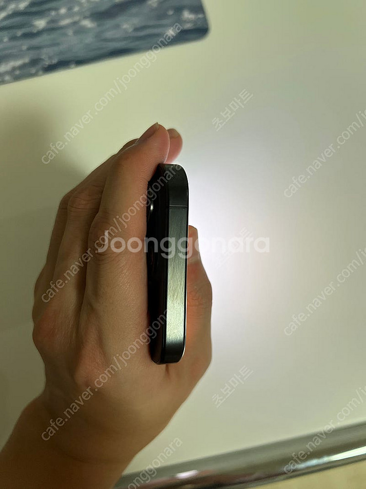 아이폰 15프로 512기가 액정파손 판매합니다--8