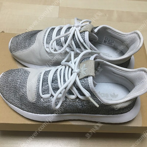 아디다스 오리지널스 튜블라 쉐도우 운동화 아디다스 런닝화 TUBULAR SHADOW 250size 판매합니다