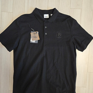 버버리 b로고 폴로티셔츠 XL 블랙 팝니다. gateforth