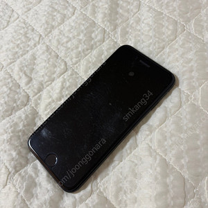 아이폰 SE2 256 블랙컬러 팝니다.