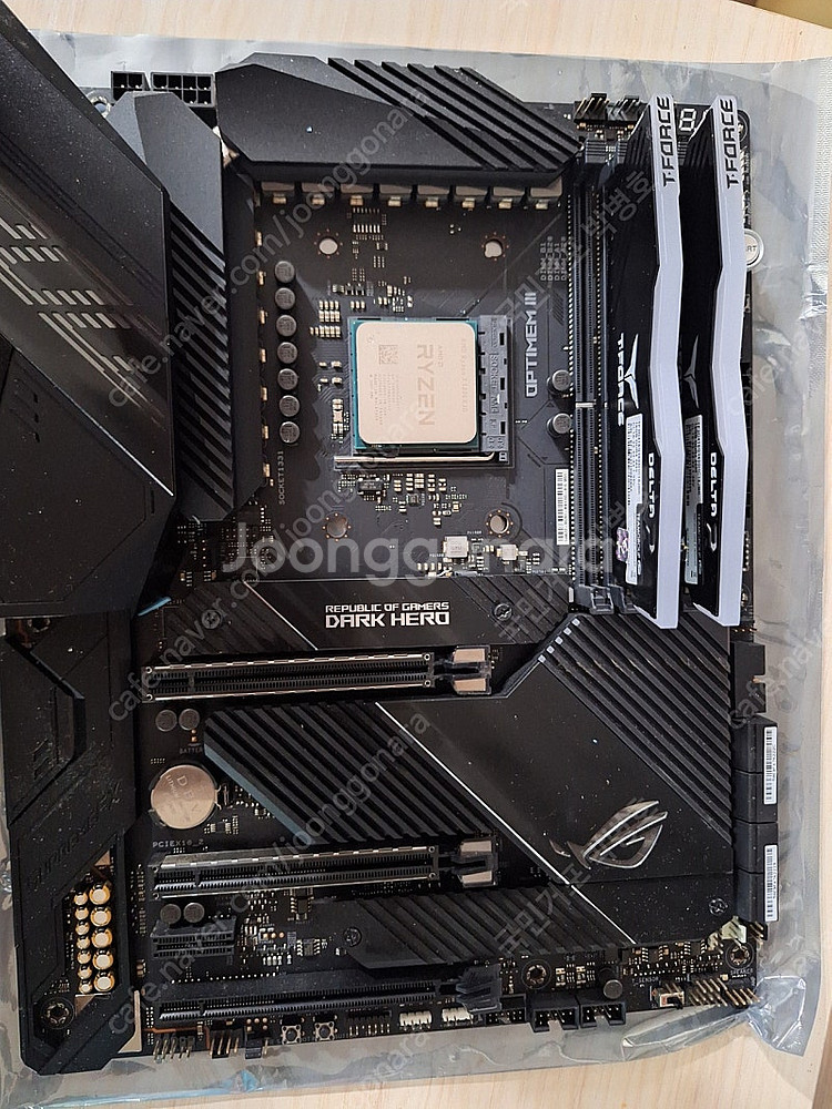 ASUS ROG CROSSHAIR VIII DARK H...--0