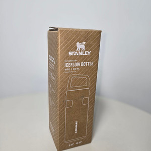 (미개봉신상품) STANLEY 스탠리 아이스플로우 에어로라이트 캡 캐리 텀블러 473ml 팝니다.