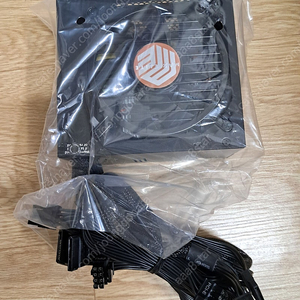 시소닉 맥스웰 게이밍 프로 700W 파워 / 센터리퍼 ,,신품급 .