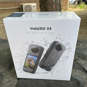 인스타 360 X4 미개봉품 판매합니다.