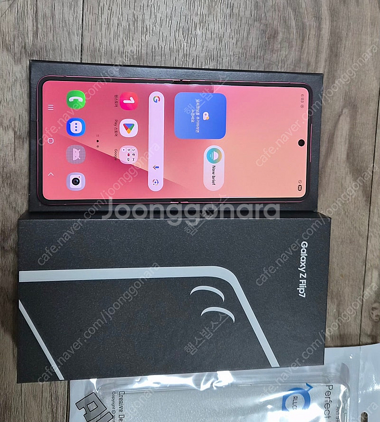 갤럭시 Z 플립7 코랄 레드 512 GB 풀박스--1